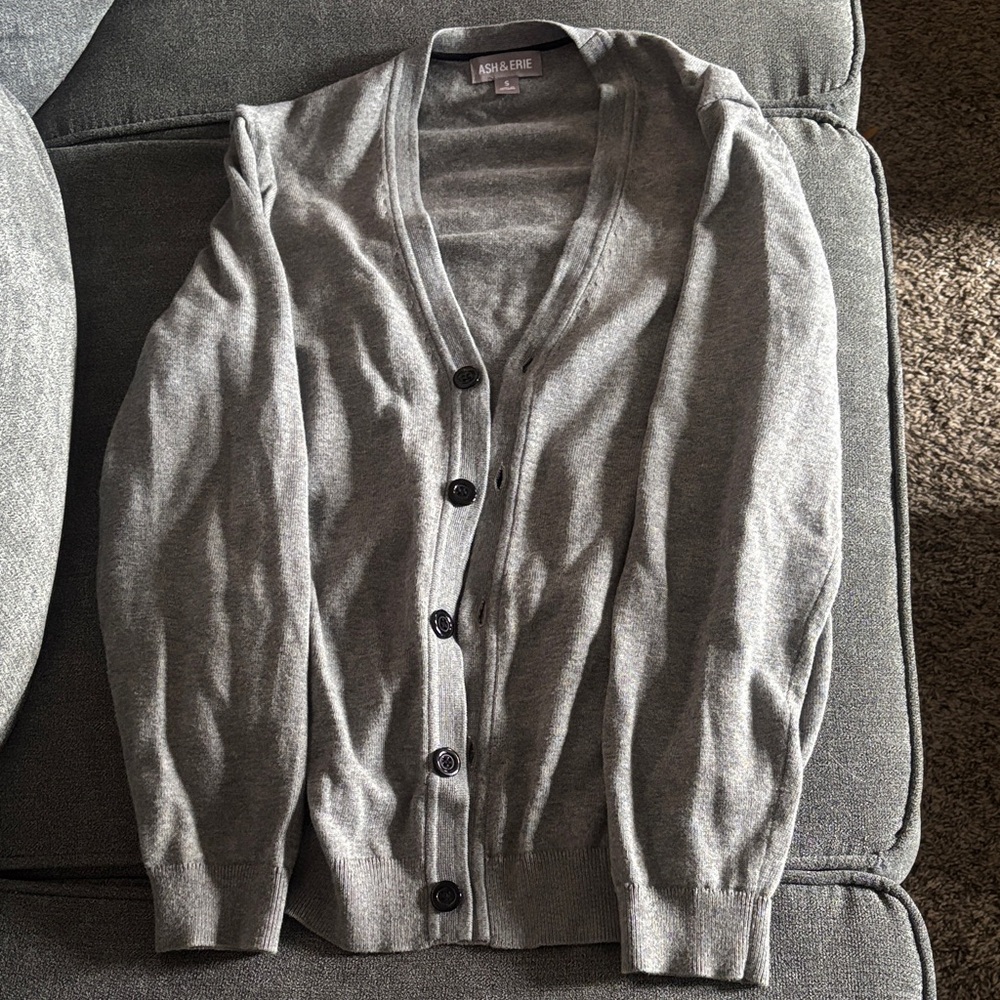 Ash & Erie Men's Gray V-Neck Button Cardigan